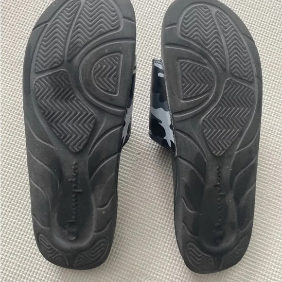 Champion Unisex Slide, Black, Camo Design Men's 11 Great Condition - Picture 4 of 8